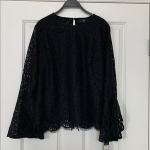 ⭐️ Black lace bell sleeve blouse ⭐️